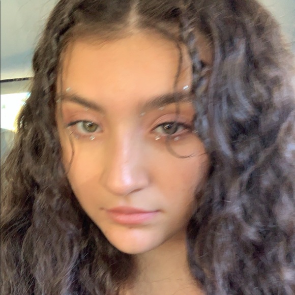 Meet your Posher, Abigail - Picture 1 of 1